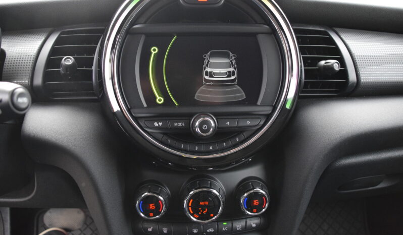 MINI Cooper 5-dörrars Pepper Euro 6 Auto Svensksåld-17 full