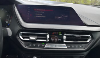 BMW 218 i Gran Coupé DCT M Sport Euro 6 Panorama Svensksåld-21 full
