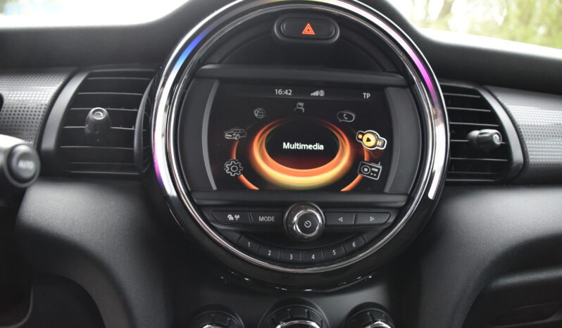 MINI Cooper 5-dörrars Pepper Euro 6 Auto Svensksåld-17 full